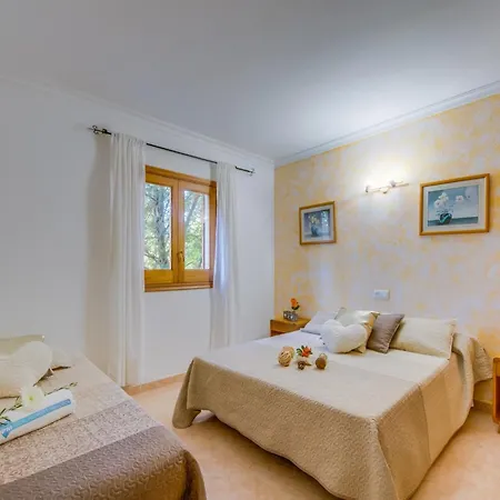 8 Person In Hébergement de vacances Pollença